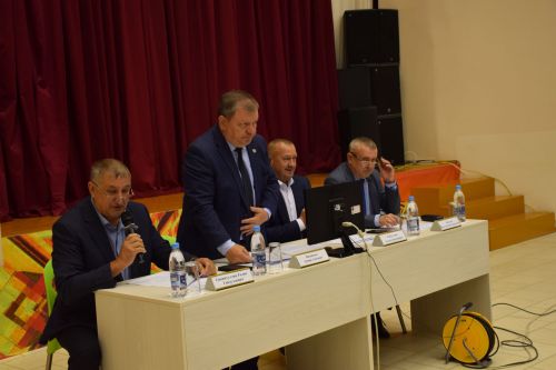 В Нурлате горожане встретились с руководством района