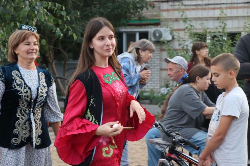 В Нурлате завершился проект «Күршеләр – иң якын кешеләр» ярким «Кичке җыен» (+ фоторепортаж)