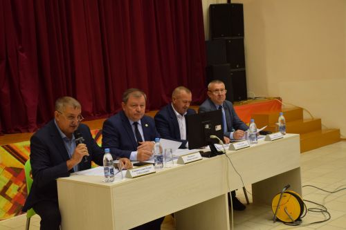 В Нурлате горожане встретились с руководством района