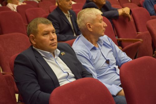 В Нурлате горожане встретились с руководством района