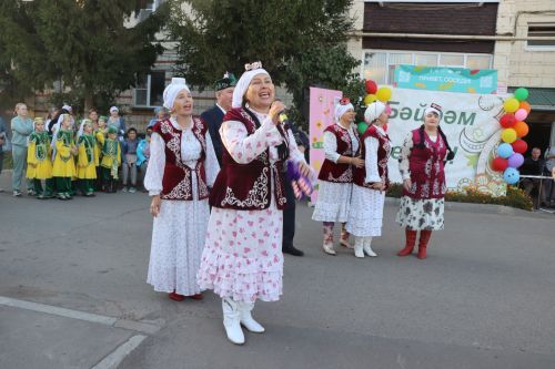 В Нурлате завершился проект «Күршеләр – иң якын кешеләр» ярким «Кичке җыен» (+ фоторепортаж)