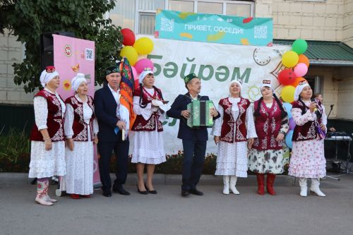 В Нурлате завершился проект «Күршеләр – иң якын кешеләр» ярким «Кичке җыен» (+ фоторепортаж)