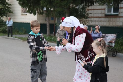 В Нурлате завершился проект «Күршеләр – иң якын кешеләр» ярким «Кичке җыен» (+ фоторепортаж)