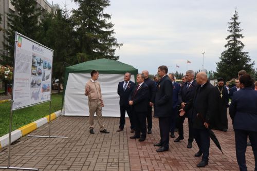 В Нурлате торжественно открыли сквер «Нефтяник»