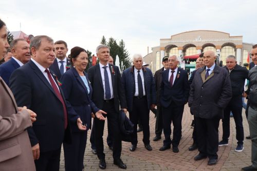 Нурлат отметил тройной праздник: День города, День Республики и День нефтяника