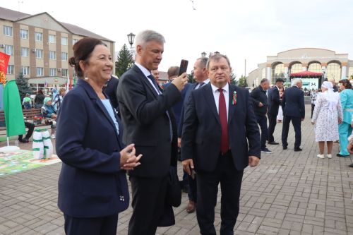Нурлат отметил тройной праздник: День города, День Республики и День нефтяника