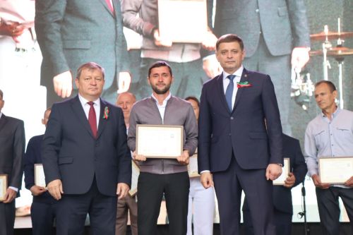 Нурлат отметил тройной праздник: День города, День Республики и День нефтяника