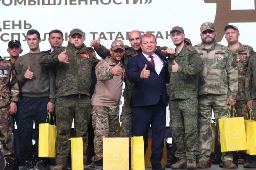 Нурлат отметил тройной праздник: День города, День Республики и День нефтяника