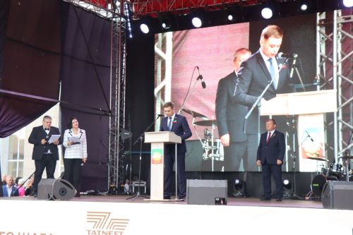 Нурлат отметил тройной праздник: День города, День Республики и День нефтяника