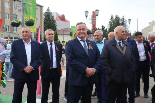 Нурлат отметил тройной праздник: День города, День Республики и День нефтяника