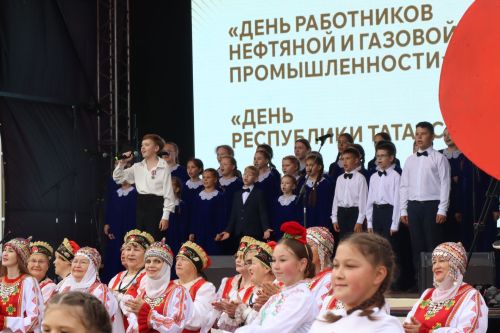Нурлат отметил тройной праздник: День города, День Республики и День нефтяника