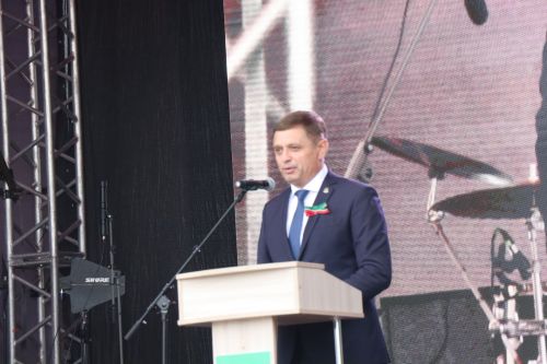 Нурлат отметил тройной праздник: День города, День Республики и День нефтяника
