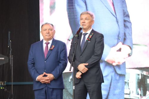 Нурлат отметил тройной праздник: День города, День Республики и День нефтяника