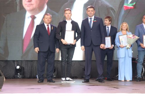 Нурлат отметил тройной праздник: День города, День Республики и День нефтяника