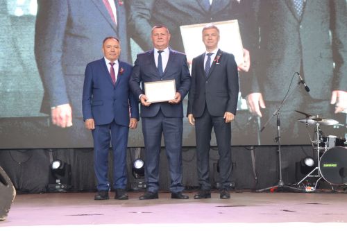Нурлат отметил тройной праздник: День города, День Республики и День нефтяника
