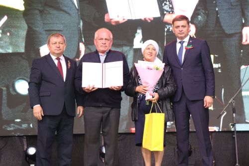 Нурлат отметил тройной праздник: День города, День Республики и День нефтяника