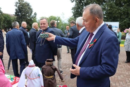 В Нурлате торжественно открыли сквер «Нефтяник»