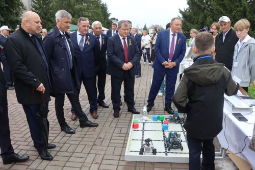 В Нурлате торжественно открыли сквер «Нефтяник»