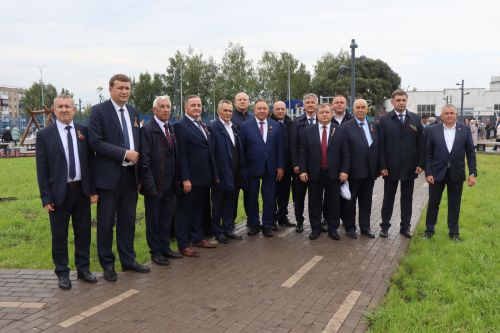 В Нурлате торжественно открыли сквер «Нефтяник»