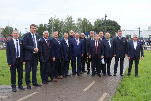 В Нурлате торжественно открыли сквер «Нефтяник»
