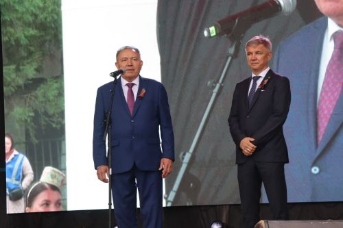 Нурлат отметил тройной праздник: День города, День Республики и День нефтяника