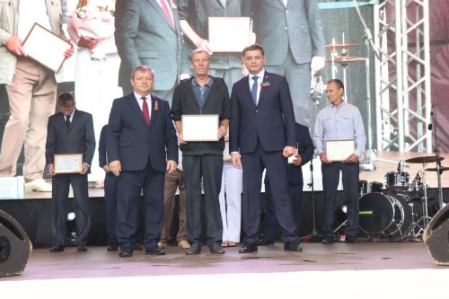 Нурлат отметил тройной праздник: День города, День Республики и День нефтяника