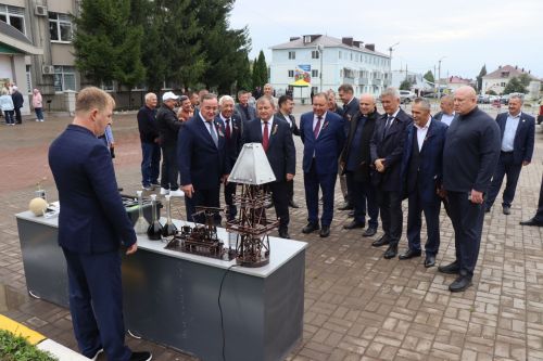 В Нурлате торжественно открыли сквер «Нефтяник»