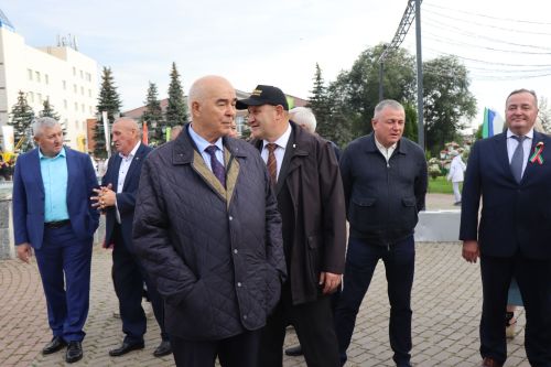 Нурлат отметил тройной праздник: День города, День Республики и День нефтяника
