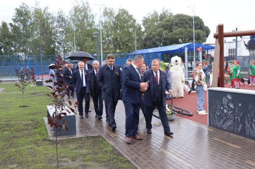 В Нурлате торжественно открыли сквер «Нефтяник»