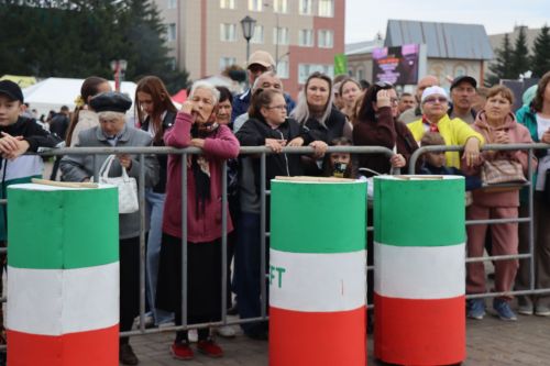 Нурлат отметил тройной праздник: День города, День Республики и День нефтяника