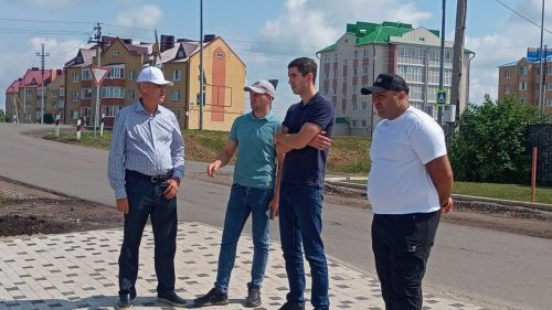 В Нурлатском районе проверили ход строительства и ремонта социальных объектов