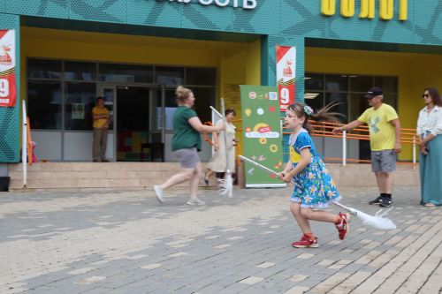 «Краски лета» раскрасили сквер Музыкальный в Нурлате