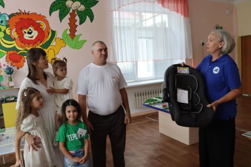 Автокресло в подарок: в Нурлатском районе заботятся о детской безопасности