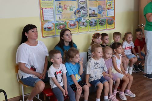 Нурлатские дошколята осваивают ПДД в новом автоклассе от ТУ в г. Нурлат ГБУ «БДД»