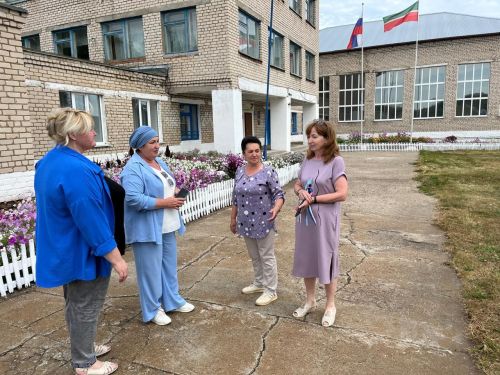 Школы Нурлатского района готовятся к 1 сентября: проверяют, ремонтируют, обновляют