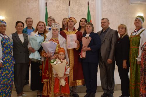 В Нурлате прошла этносвадьба с соблюдением русских народных традиций