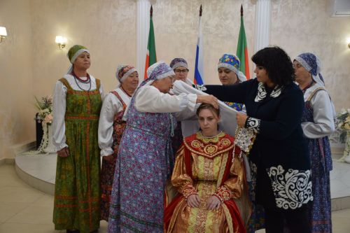 В Нурлате прошла этносвадьба с соблюдением русских народных традиций