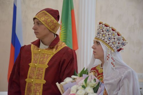 В Нурлате прошла этносвадьба с соблюдением русских народных традиций