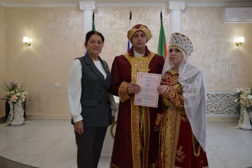 В Нурлате прошла этносвадьба с соблюдением русских народных традиций
