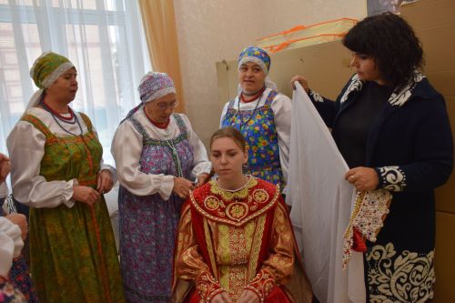 В Нурлате прошла этносвадьба с соблюдением русских народных традиций