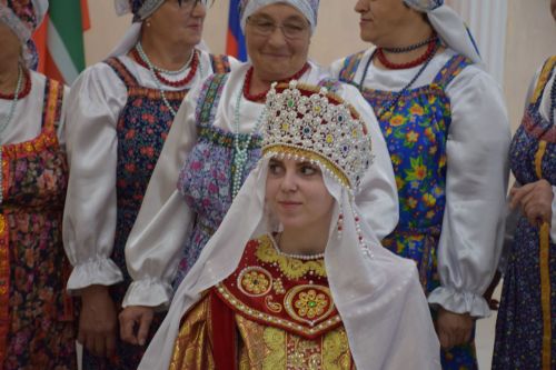 В Нурлате прошла этносвадьба с соблюдением русских народных традиций