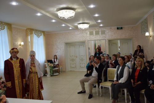 В Нурлате прошла этносвадьба с соблюдением русских народных традиций