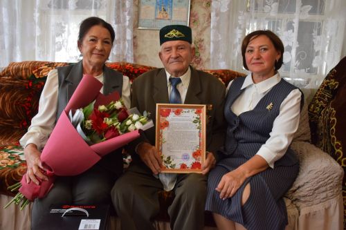 Ветеран труда из Средних Челнов отмечает 90-летний юбилей