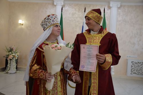 В Нурлате прошла этносвадьба с соблюдением русских народных традиций