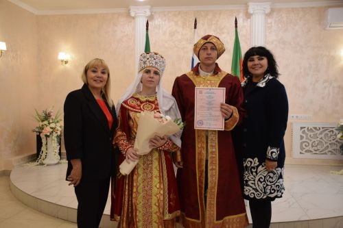 В Нурлате прошла этносвадьба с соблюдением русских народных традиций