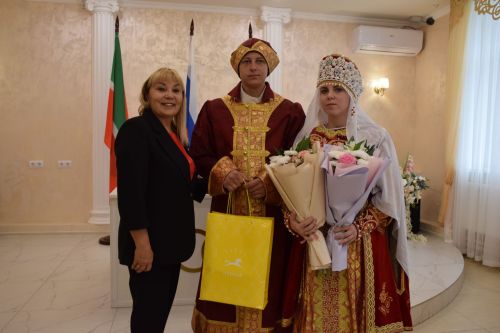 В Нурлате прошла этносвадьба с соблюдением русских народных традиций