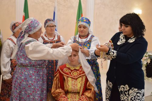 В Нурлате прошла этносвадьба с соблюдением русских народных традиций