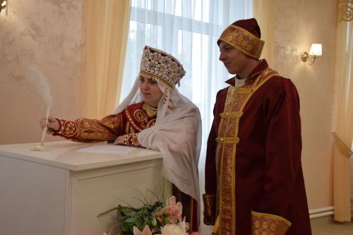 В Нурлате прошла этносвадьба с соблюдением русских народных традиций