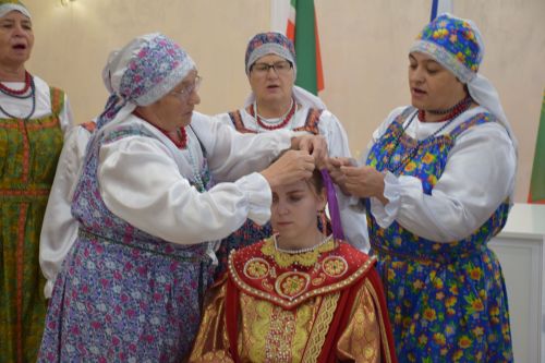 В Нурлате прошла этносвадьба с соблюдением русских народных традиций
