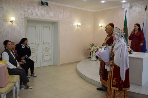 В Нурлате прошла этносвадьба с соблюдением русских народных традиций